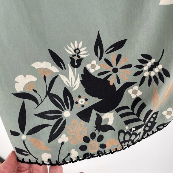 BCBGMaxAzria Crochet Bodice Silk Top Sz M Sleeveless Floral Birds Lightweight - Picture 10 of 13